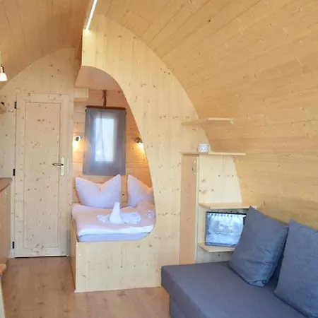 Schwimmpod An Der Peene بوتيل