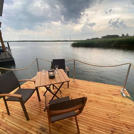 Schwimmpod An Der Peene * آنكلام